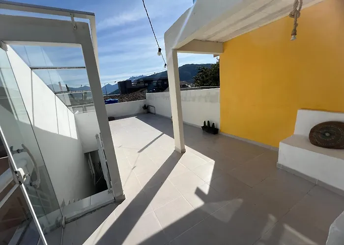 Casa Com Piscina, Churrasqueira E Terraco Com Vista Pro Mar!